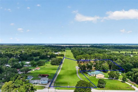 House in Ocala, Florida 3 bedrooms, 274.8 sq.m. № 2210003 - photo 8