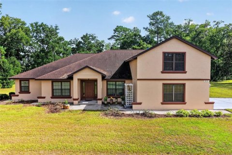 House in Ocala, Florida 3 bedrooms, 274.8 sq.m. № 2210003