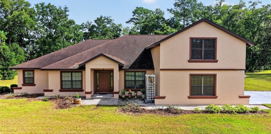 House in Ocala, Florida 3 bedrooms, 274.8 sq.m. № 2210003
