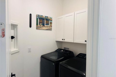House in Land O' Lakes, Florida 2 bedrooms, 137.03 sq.m. № 1816007 - photo 3