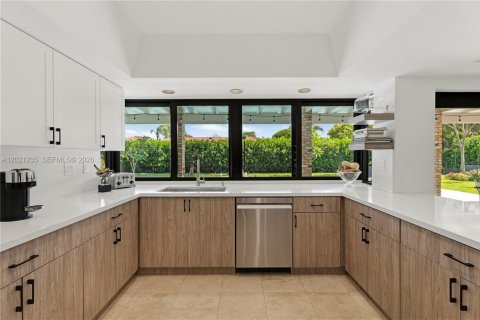 Villa ou maison à vendre à Palmetto Bay, Floride: 4 chambres, 248.33 m2 № 2084934 - photo 15