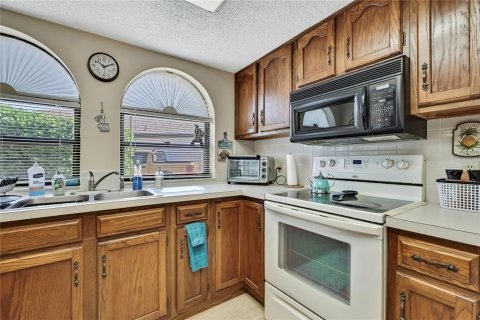 Casa en alquiler en Weeki Wachee, Florida, 3 dormitorios, 116.96 m2 № 1603151 - foto 12