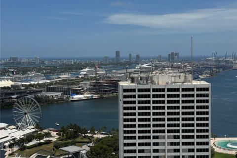 Condominio en venta en Miami, Florida, 2 dormitorios, 96.25 m2 № 1982581 - foto 1