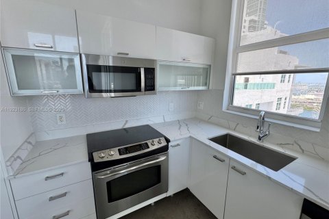 Condominio en venta en Miami, Florida, 2 dormitorios, 96.25 m2 № 1982581 - foto 3