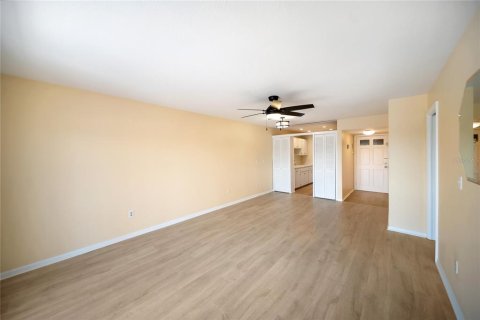 Condo in Venice, Florida, 2 bedrooms  № 1853582 - photo 5