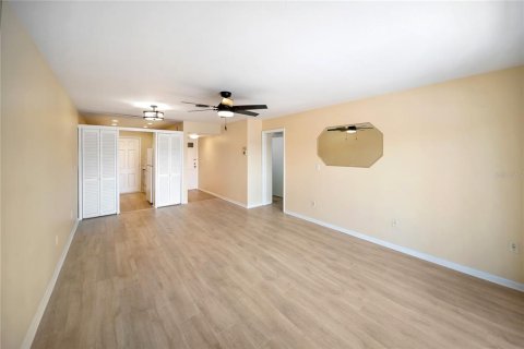 Condo in Venice, Florida, 2 bedrooms  № 1853582 - photo 4