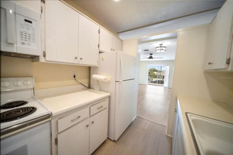 Condo in Venice, Florida, 2 bedrooms  № 1853582 - photo 12