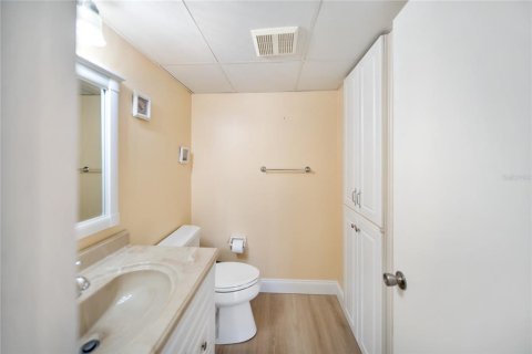Condo in Venice, Florida, 2 bedrooms  № 1853582 - photo 22