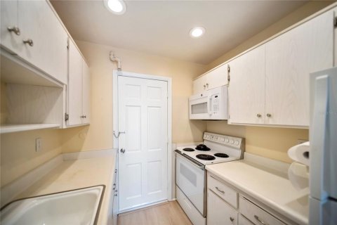 Condo in Venice, Florida, 2 bedrooms  № 1853582 - photo 10