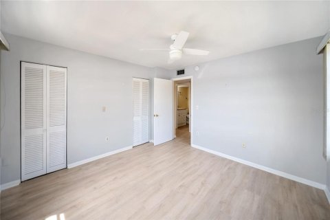 Condo in Venice, Florida, 2 bedrooms  № 1853582 - photo 20