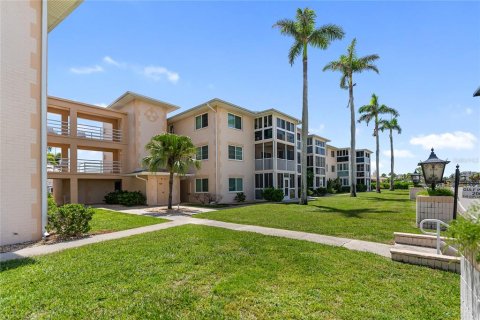 Condo in Venice, Florida, 2 bedrooms  № 1853582 - photo 1