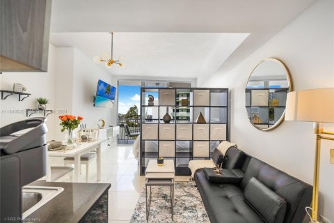 Copropriété à louer à Miami, Floride: 37.25 m2 № 1729475 - photo 2