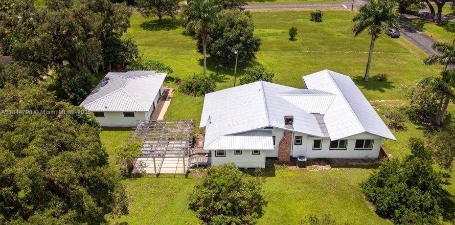 House in LaBelle, Florida 2 bedrooms № 1841249