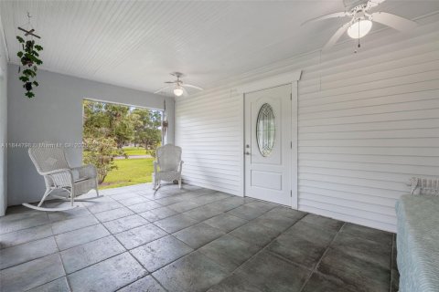 House in LaBelle, Florida 2 bedrooms № 1841249 - photo 5