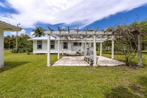 House in LaBelle, Florida 2 bedrooms № 1841249 - photo 14