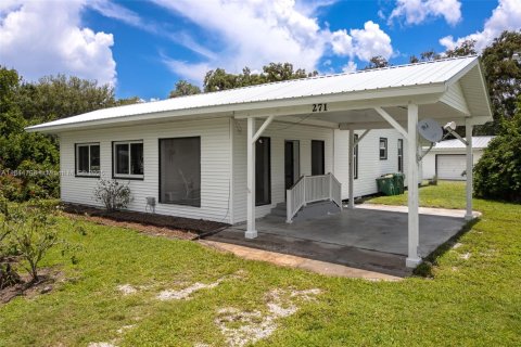 House in LaBelle, Florida 2 bedrooms № 1841249 - photo 3