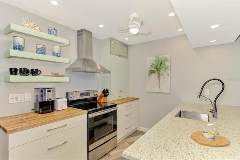 Снять в аренду кондоминиум в Энглвуд, Флорида 2 спальни, 130.25м2, № 1446054 - фото 17