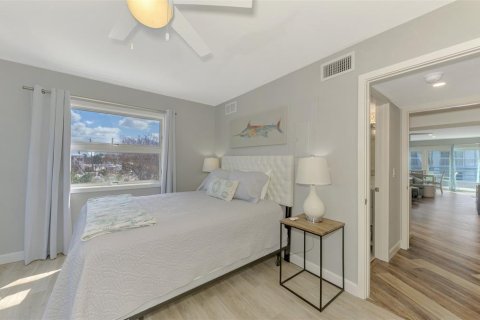 Снять в аренду кондоминиум в Энглвуд, Флорида 2 спальни, 130.25м2, № 1446054 - фото 25