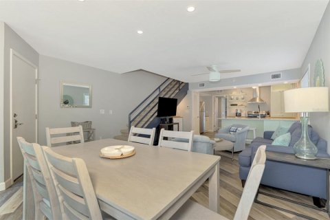 Снять в аренду кондоминиум в Энглвуд, Флорида 2 спальни, 130.25м2, № 1446054 - фото 9