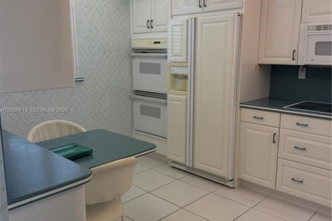 Condo in Hallandale Beach, Florida, 3 bedrooms № 2264183 - photo 6