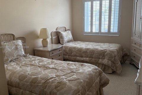 Condo in Hallandale Beach, Florida, 3 bedrooms № 2264183 - photo 19