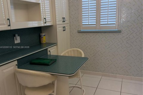 Condo in Hallandale Beach, Florida, 3 bedrooms № 2264183 - photo 5