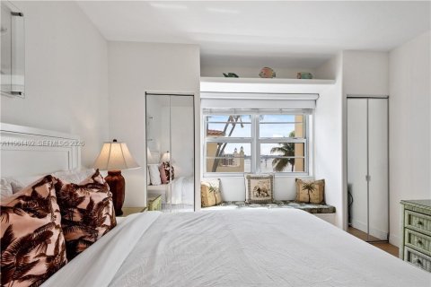 Condo in Fort Lauderdale, Florida, 2 bedrooms  № 2023347 - photo 15