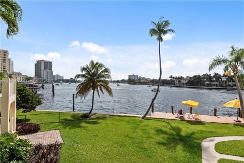 Condo in Fort Lauderdale, Florida, 2 bedrooms  № 2023347 - photo 18
