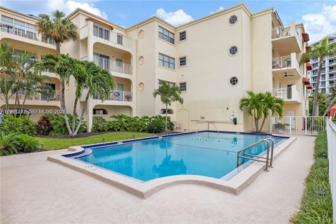 Condo in Fort Lauderdale, Florida, 2 bedrooms  № 2023347 - photo 24