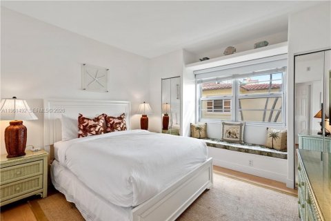 Condo in Fort Lauderdale, Florida, 2 bedrooms  № 2023347 - photo 14