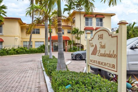 Condo in Fort Lauderdale, Florida, 2 bedrooms  № 2023347 - photo 26
