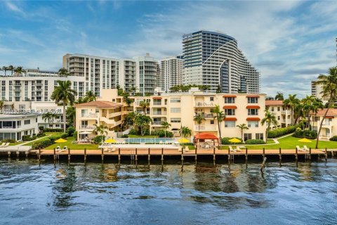 Condo in Fort Lauderdale, Florida, 2 bedrooms  № 2023347 - photo 27