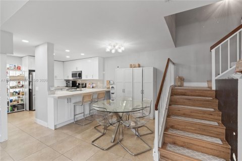 Купить таунхаус в Авентура, Флорида 3 спальни, 120.68м2, № 2008950 - фото 14