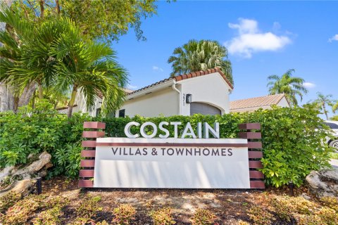 Таунхаус в Авентура, Флорида 3 спальни, 120.68м2 № 2008950