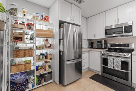 Купить таунхаус в Авентура, Флорида 3 спальни, 120.68м2, № 2008950 - фото 20