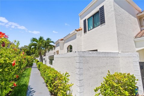 Купить таунхаус в Авентура, Флорида 3 спальни, 120.68м2, № 2008950 - фото 9