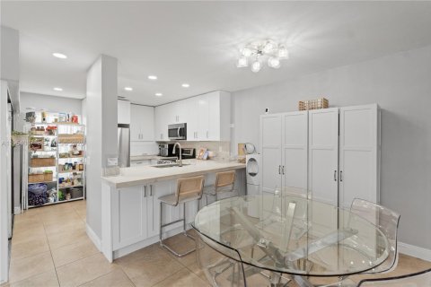 Купить таунхаус в Авентура, Флорида 3 спальни, 120.68м2, № 2008950 - фото 16