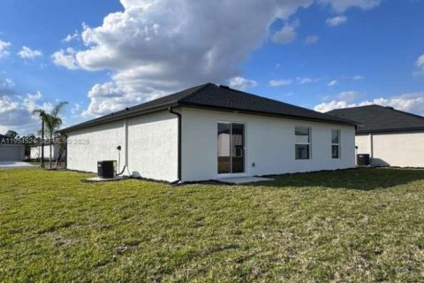 Villa ou maison à louer à Fort Myers, Floride: 3 chambres № 2008361 - photo 20