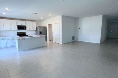 Villa ou maison à louer à Fort Myers, Floride: 3 chambres № 2008361 - photo 2