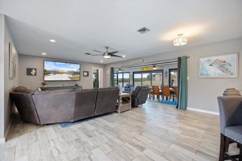 Villa ou maison à vendre à Punta Gorda, Floride: 3 chambres, 159.51 m2 № 2149328 - photo 5