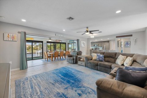 Villa ou maison à vendre à Punta Gorda, Floride: 3 chambres, 159.51 m2 № 2149328 - photo 8