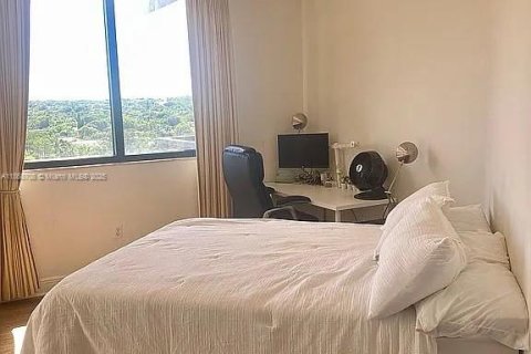 Condo in Miami, Florida, 2 bedrooms  № 1896625 - photo 30