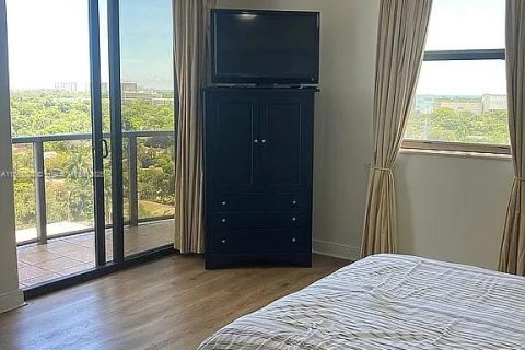Condo in Miami, Florida, 2 bedrooms  № 1896625 - photo 18