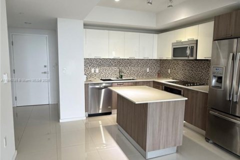 Condo in Doral, Florida, 1 bedroom  № 1949594 - photo 8