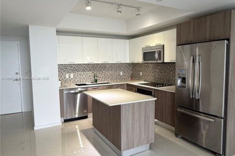 Condo in Doral, Florida, 1 bedroom  № 1949594 - photo 7