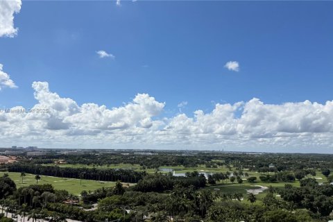 Condo in Doral, Florida, 1 bedroom  № 1949594 - photo 1
