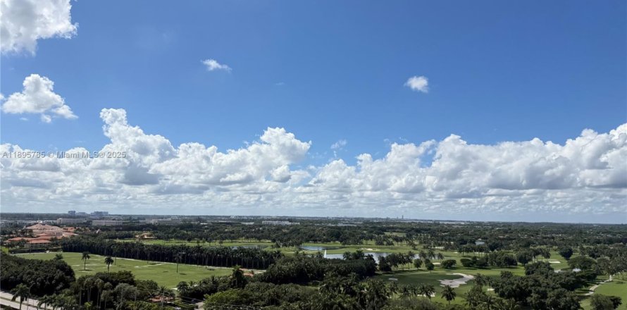 Condo in Doral, Florida, 1 bedroom  № 1949594