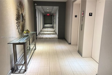 Condo in Doral, Florida, 1 bedroom № 1949594 - photo 17