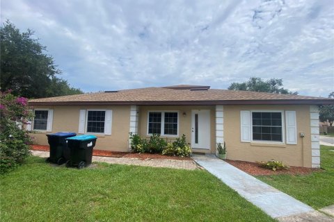 Casa en alquiler en Orlando, Florida, 3 dormitorios, 117.99 m2 № 1822832 - foto 1