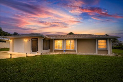 Villa ou maison à Port Charlotte, Floride 3 chambres, 103.59 m2 № 2280615